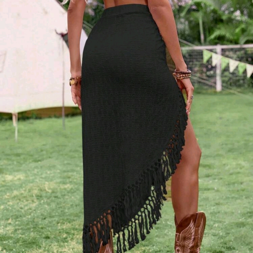 Elegant Black Fringe Skirt - Picture 4 of 6